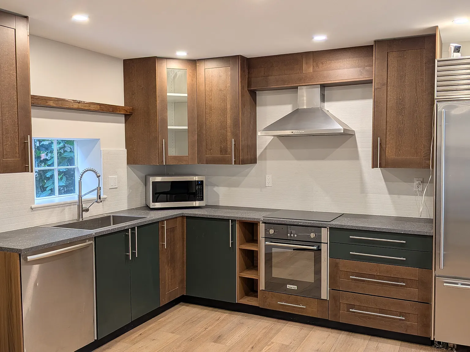 3 bed, 2100 sqft, $1,200 — Photo 3