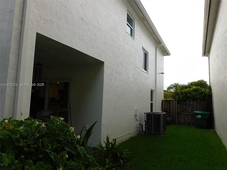14271 SW 150th Ave — Photo 60