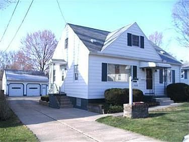 2nd image of 1000 Curtis Ave