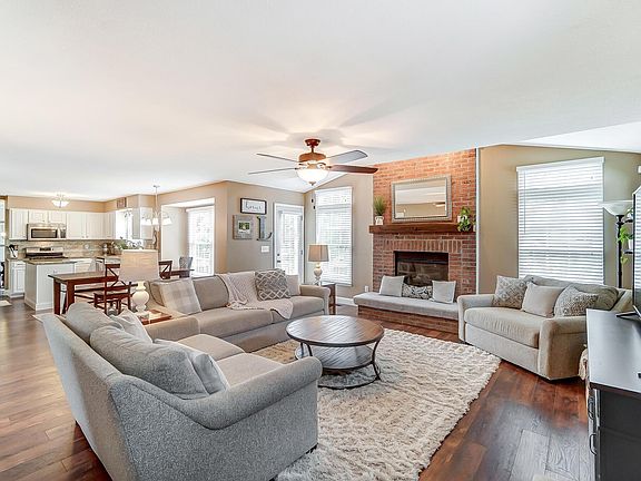 3rd image of 6312 Pinefield Dr