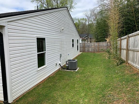 2nd image of 305 S Lee St