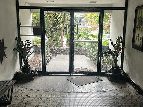 3rd image of 1540 N Laurel Ave APT 22