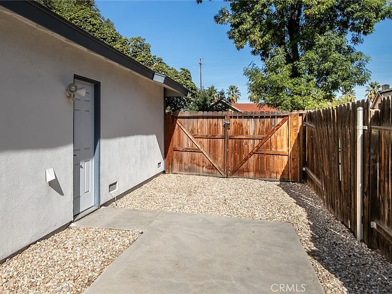 25145 Daisy Ave — Photo 21
