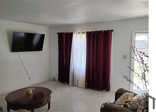 3 bed, $2,750 — Photo 2