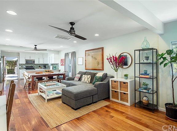 4th image of 733 Sapphire St