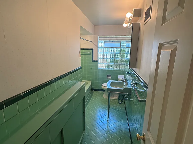 205 Leyden St — Photo 11