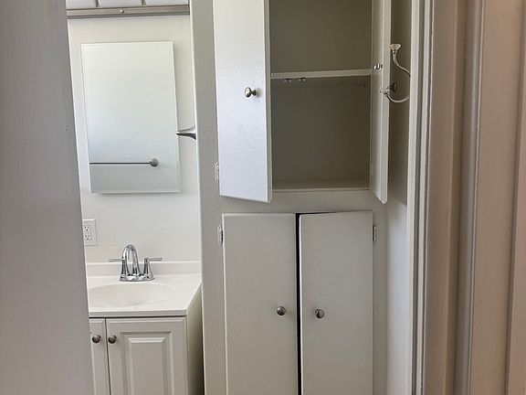 3rd image of 2215 N Catalina St APT A