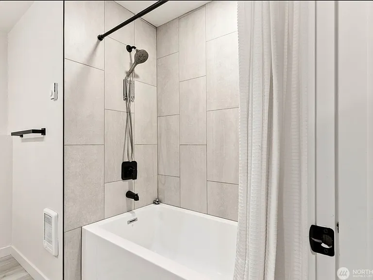 1516 Lafayette St S #B — Photo 9