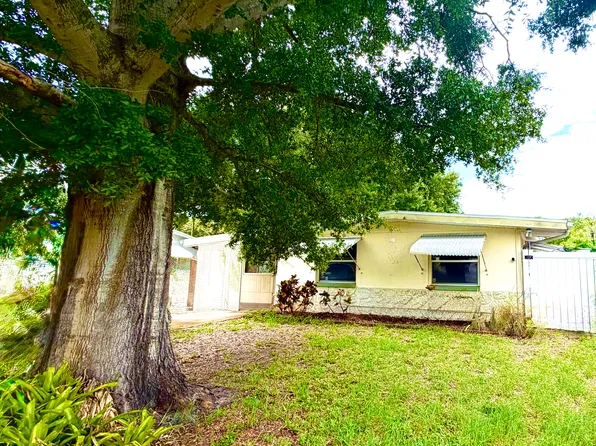 516 Northmoor Ave N, Saint Petersburg, FL 33702