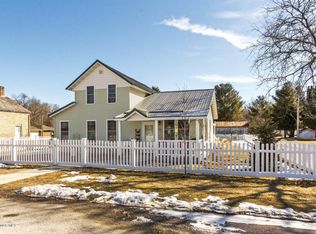213 2nd Ave, Whalan, MN 55949