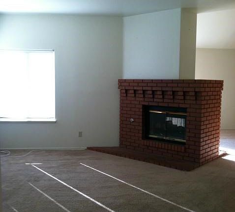 5th image of 2816 Longhorn St