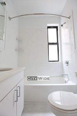 4th image of 171 E 88th St APT 2B