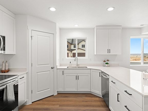 3rd image of 535 W 2530 N Unit 29-34
