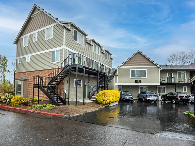 1497 NE Market Dr — Photo 9