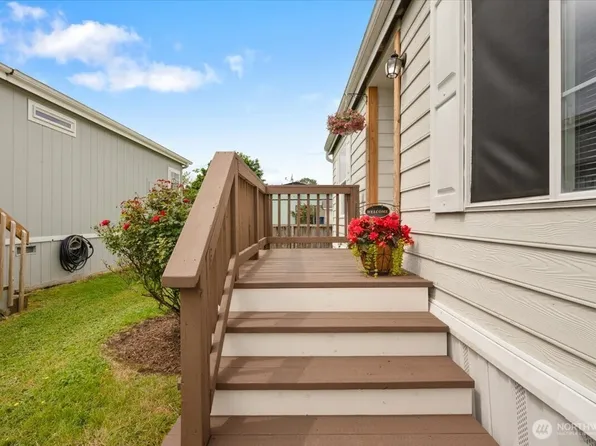 300 Park Avenue #18, Buckley, WA 98321
