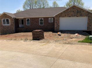 20 Maxwell Cir, Milton, WV 25541