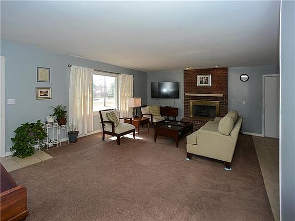 3rd image of 3300 W 151st St