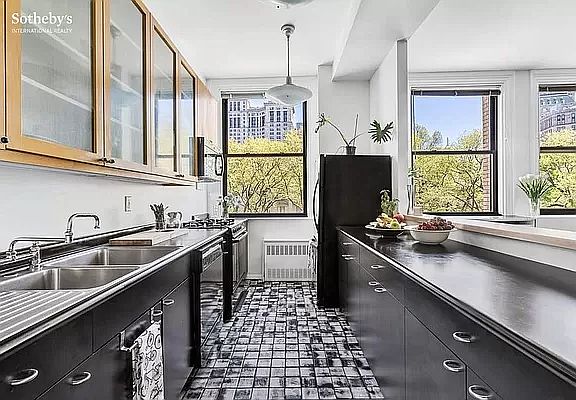 4th image of 261 Broadway APT 4B