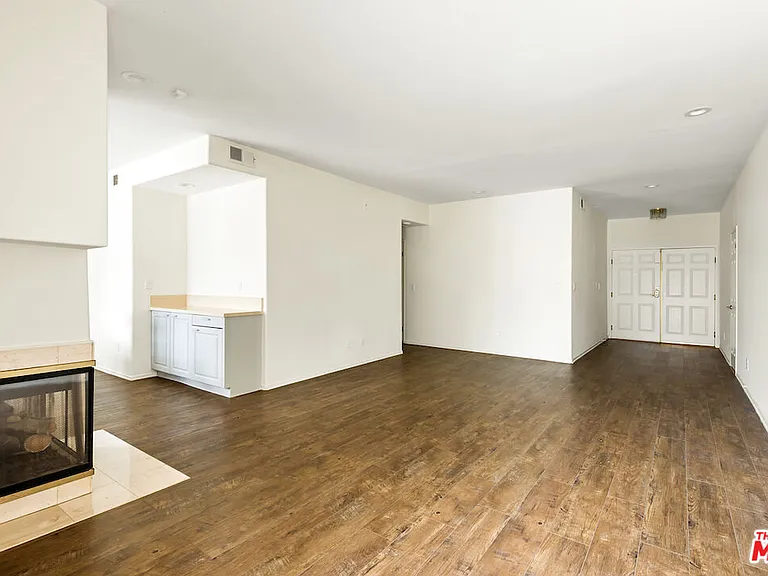 1800 Butler Ave #105 — Photo 9