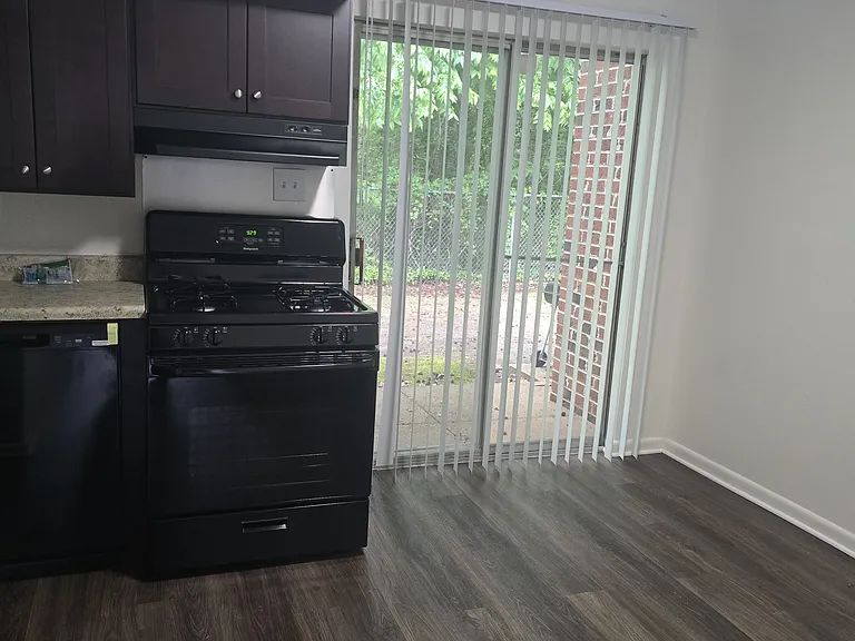2401 Shamrock Garden Ct #2504 — Photo 16