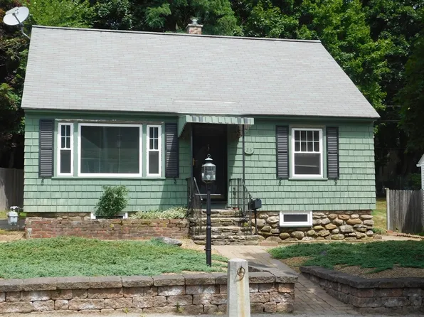 25 Courtland St, Worcester, MA 01602