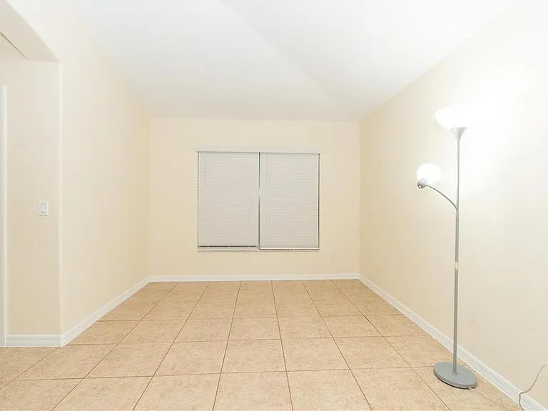 9018 Verona Sound Way — Photo 30