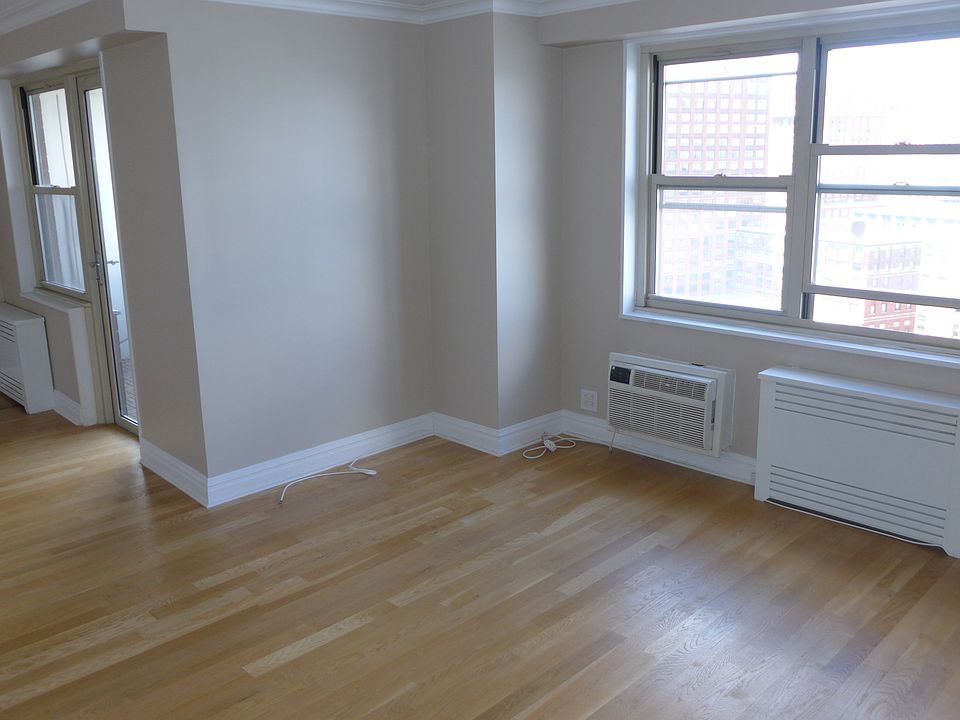 1st image of 310 Greenwich St APT 22G