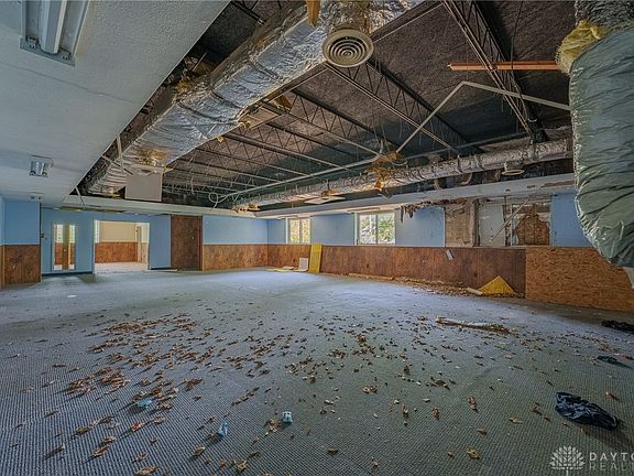 5th image of 727 Beckman St