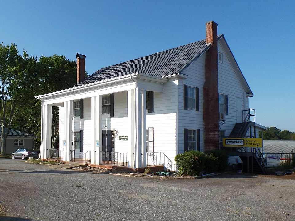 1st image of 926 Lenoir Rhyne Blvd SE