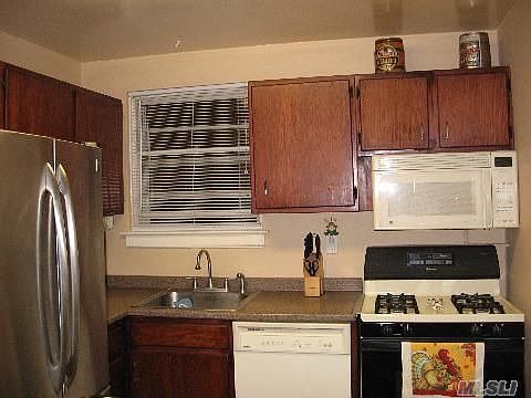 4th image of 7269 Little Neck Pkwy #G