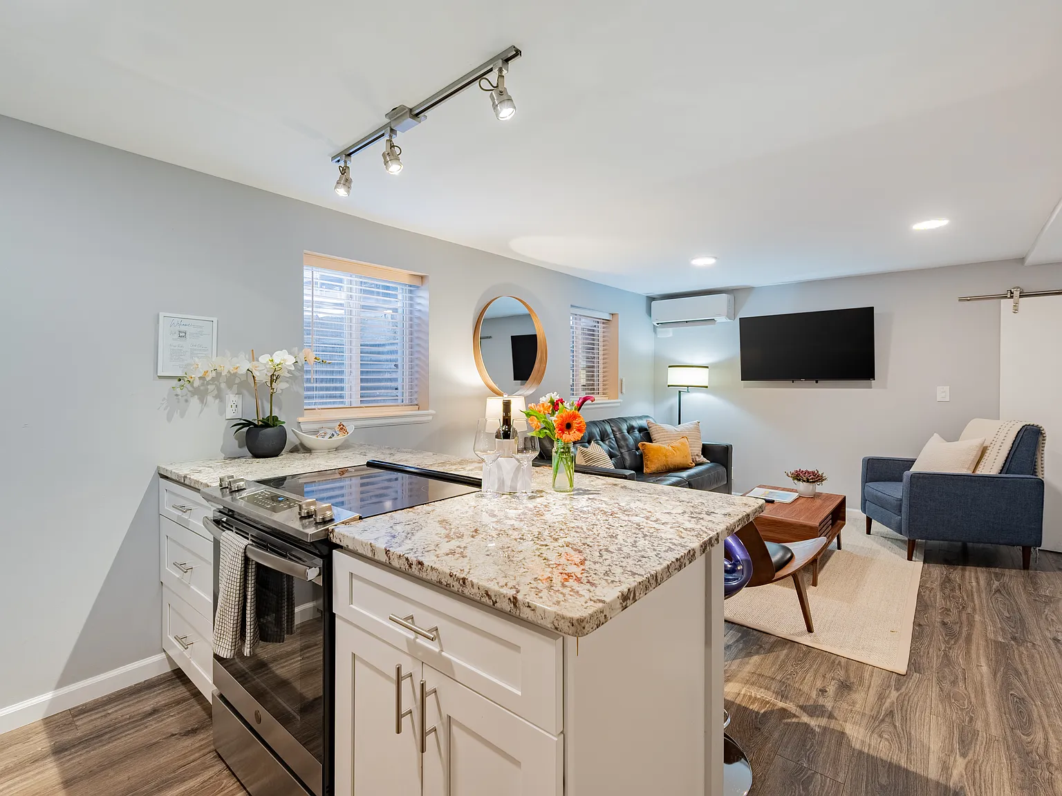 1 bed, 700 sqft, $2,800 — Photo 4