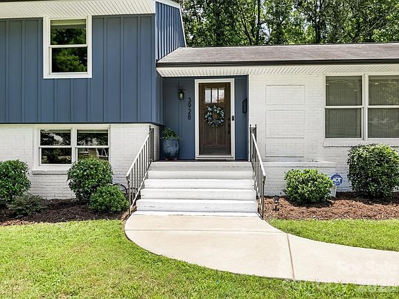 2nd image of 3928 Kitley Pl
