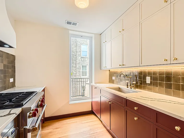 1242 W Winnemac Ave #1W — Photo 4