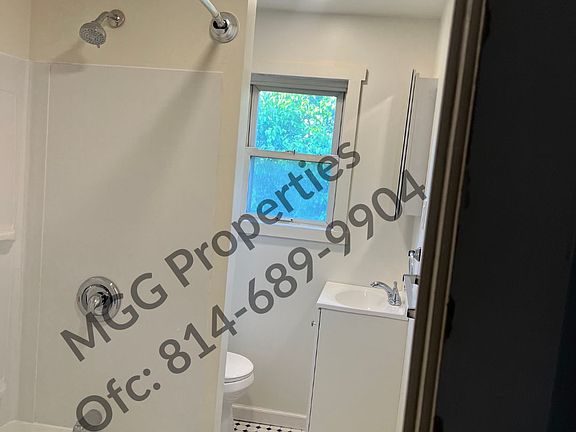 Newly renovated hall bath