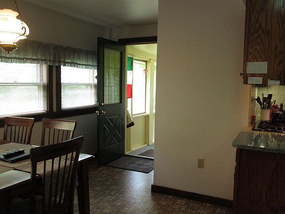 4th image of 12 Greenridge Pl