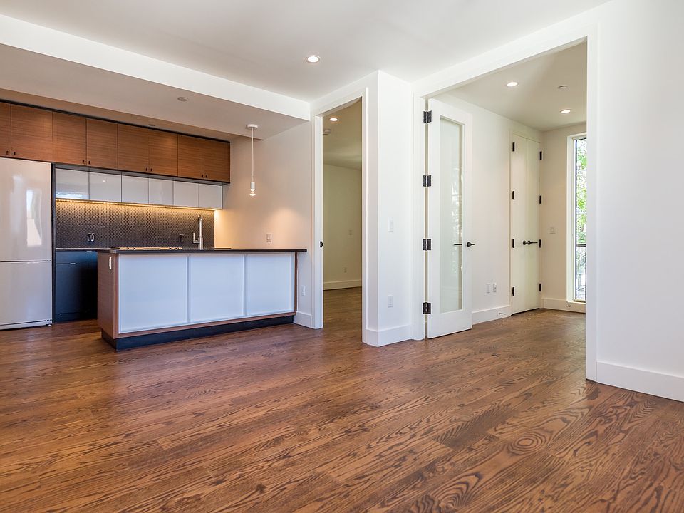 1st image of 194 Hawthorne St #3R3F