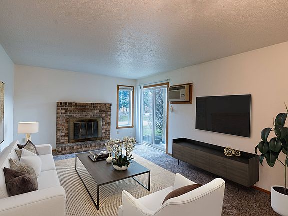 Fargo, ND Galleria 3 Apartments | Living