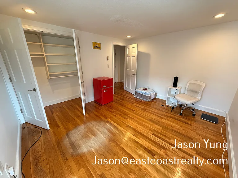 15-17 Euston Rd #19 — Photo 4