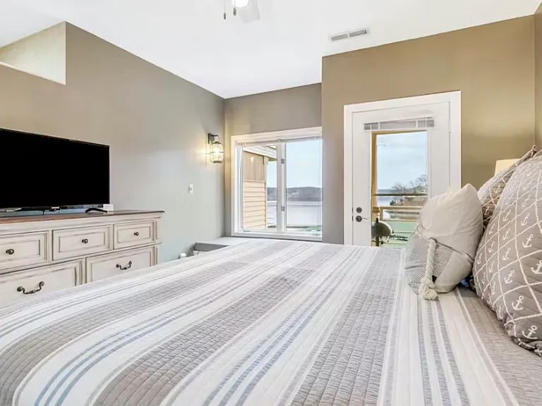 250 Emerald Bay Dr #2C — Photo 10
