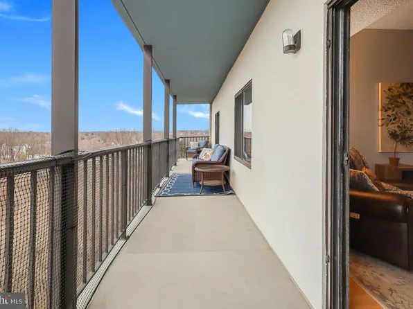 3800 Powell Ln #Penthouse 1, Falls Church, VA 22041