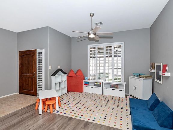 4th image of 4800 W 30th Pl
