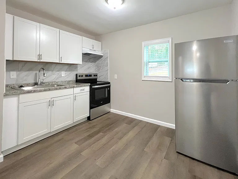 531 Gresham Park Dr #B — Photo 4