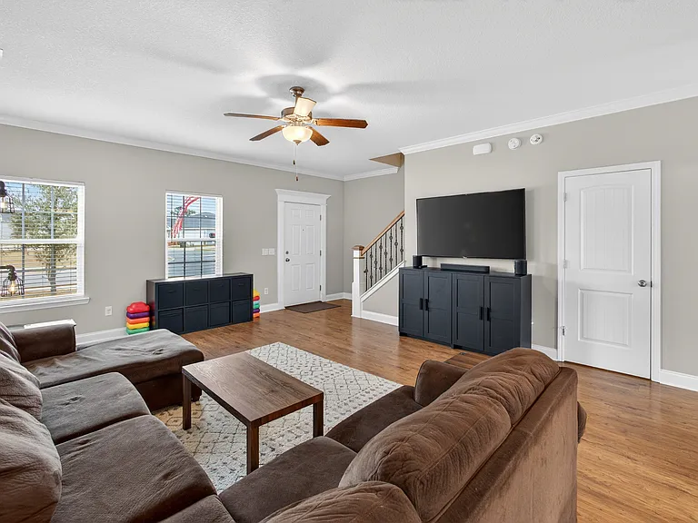245 Alcott Cir — Photo 6