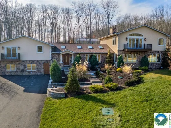 374 Packer Dr, Weatherly, PA 18255