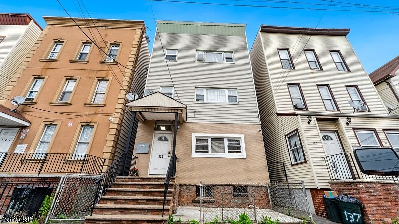 1st image of 139 Ripley Pl
