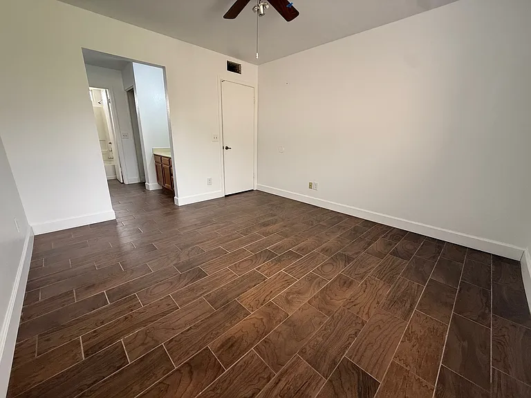 10610 S 48th St #1073 — Photo 6