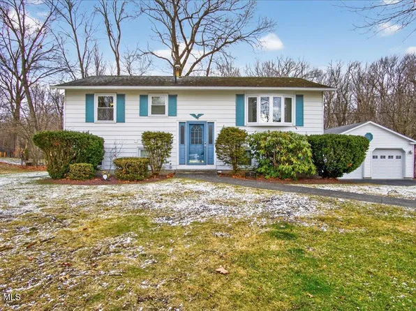 7 Bluebird Court, Waterford, NY 12188