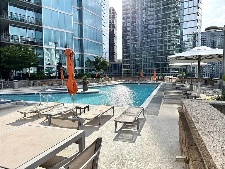 1080 Peachtree St NE #2110 — Photo 44