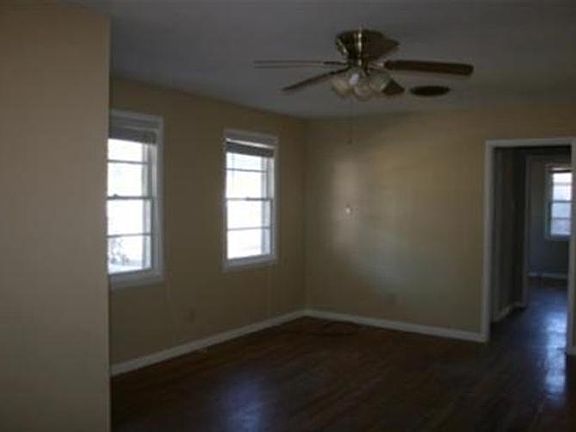 2nd image of 1546 Emily Ave