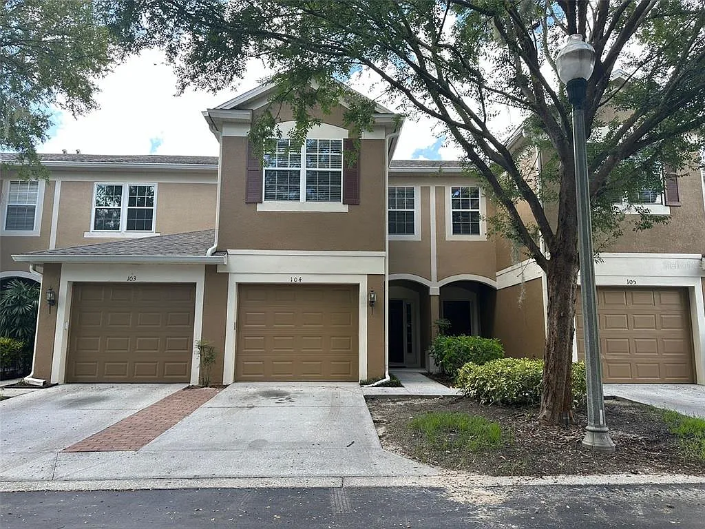 3 bed, 2.5 bath, 1682 sqft, $2,200 — Photo 1
